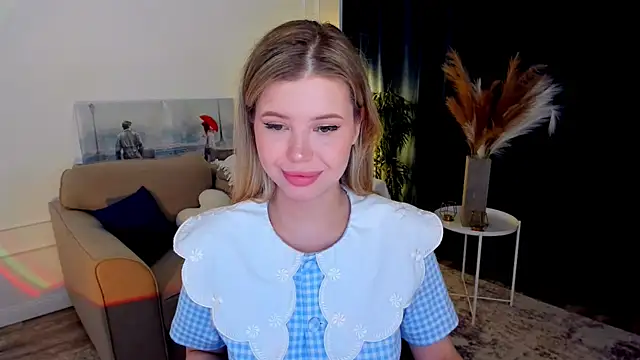 FollowLovee online show from May 14, 2026, 3:58 am