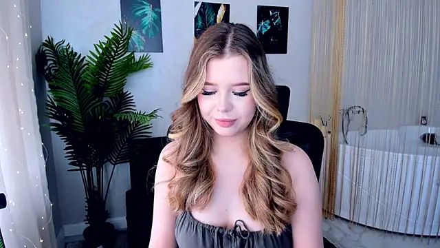 Snapshot of FollowLovee chatting on February 16, 2025, 11:38 am FollowLovee online show from February 16, 2025, 11:38 am