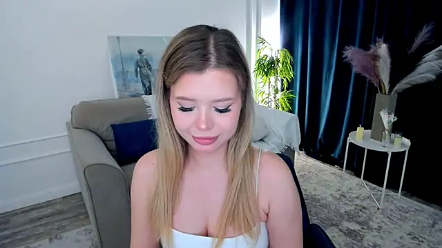 FollowLovee online show from July 4, 2026, 3:46 am