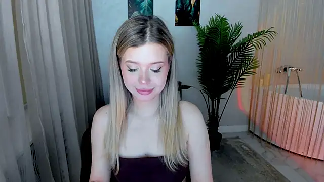 FollowLovee online show from June 15, 2026, 7:35 pm