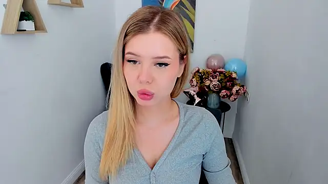 FollowLovee online show from May 28, 2026, 4:20 am