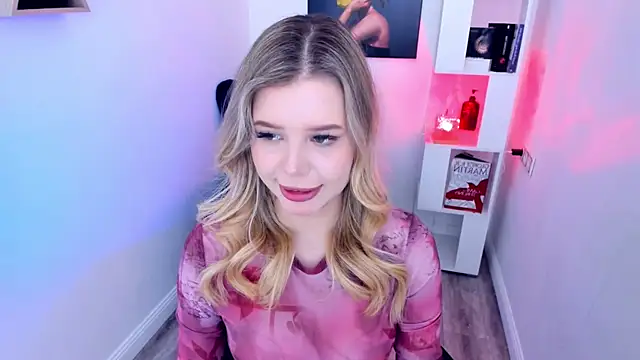 FollowLovee online show from November 28, 2025, 7:58 pm