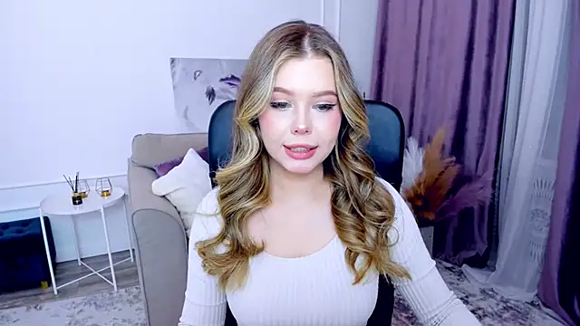 Snapshot of FollowLovee chatting on February 24, 2025, 7:41 pm FollowLovee online show from February 24, 2025, 7:41 pm