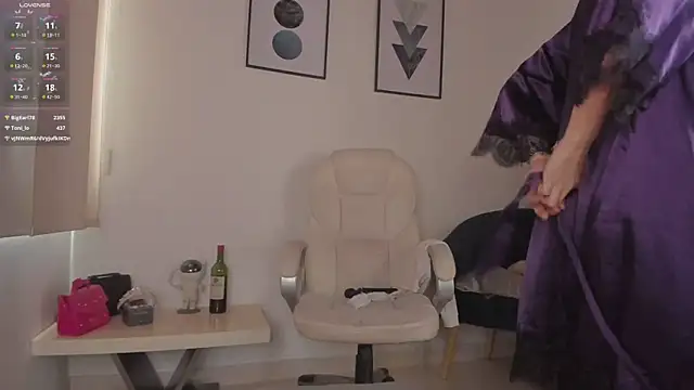 LynnSam  online show from March 16, 2025, 6:23 pm