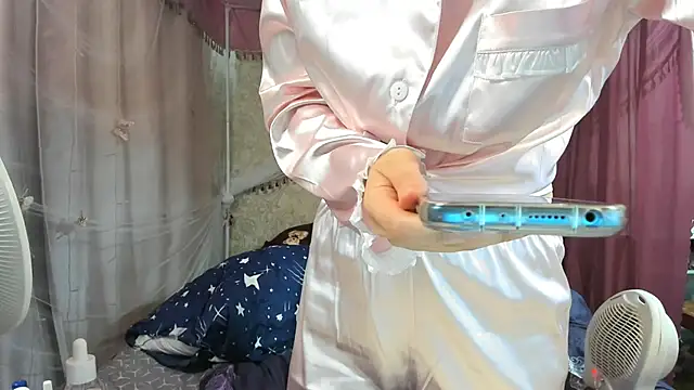 leila bambi  online show from March 2, 2026, 7:15 am