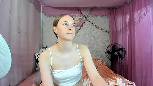 Snapshot of leila_bambi_ chatting on June 1, 2026, 1:55 pm leila bambi online show from June 1, 2026, 1:55 pm