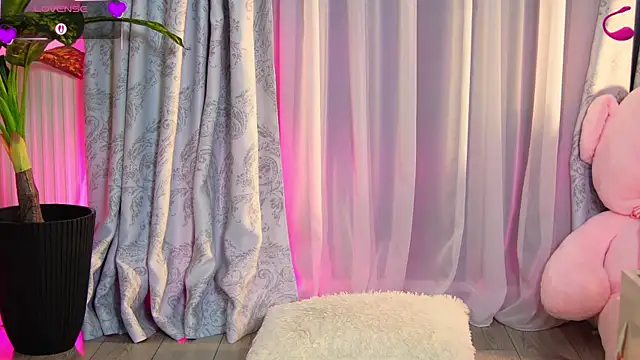 EvaSparks  online show from May 16, 2026, 10:31 pm