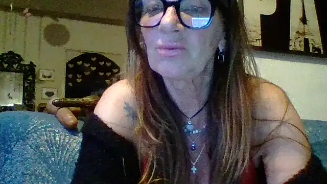 Snapshot of gildamilf chatting on April 19, 2026, 6:21 pm gildamilf online show from April 19, 2026, 6:21 pm