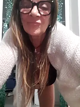 Snapshot of gildamilf chatting on April 13, 2026, 7:51 pm gildamilf online show from April 13, 2026, 7:51 pm