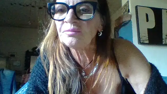 Snapshot of gildamilf chatting on April 2, 2026, 3:41 pm gildamilf online show from April 2, 2026, 3:41 pm