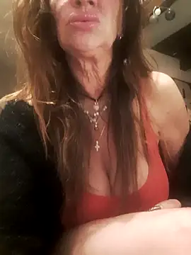 Snapshot of gildamilf chatting on March 6, 2026, 7:42 pm gildamilf online show from March 6, 2026, 7:42 pm