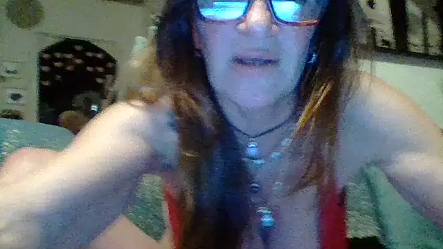 Snapshot of gildamilf chatting on April 1, 2026, 7:44 pm gildamilf online show from April 1, 2026, 7:44 pm