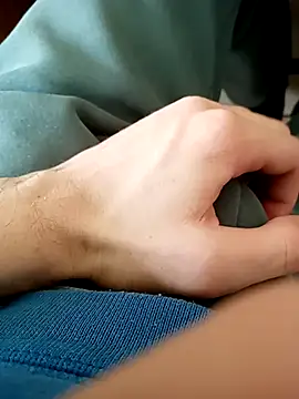 Snapshot of NudeYogaBoy chatting on March 5, 2025, 3:51 pm NudeYogaBoy online show from March 5, 2025, 3:51 pm