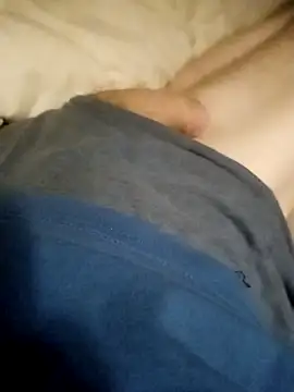 Snapshot of NudeYogaBoy chatting on March 14, 2025, 9:54 pm NudeYogaBoy online show from March 14, 2025, 9:54 pm