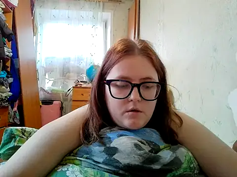 Snapshot of DesireMelissa chatting on December 4, 2025, 10:14 am DesireMelissa online show from December 4, 2025, 10:14 am