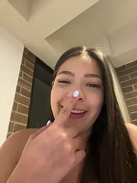 Snapshot of Latina_vanessa chatting on April 8, 2026, 2:24 am Latina vanessa online show from April 8, 2026, 2:24 am