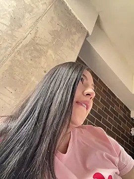 Snapshot of Latina_vanessa chatting on March 26, 2026, 1:53 pm Latina vanessa online show from March 26, 2026, 1:53 pm