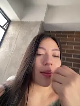 Snapshot of Latina_vanessa chatting on April 14, 2026, 1:16 pm Latina vanessa online show from April 14, 2026, 1:16 pm