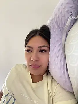 Snapshot of Latina_vanessa chatting on March 9, 2026, 4:32 pm Latina vanessa online show from March 9, 2026, 4:32 pm