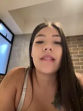 Snapshot of Latina_vanessa chatting on March 28, 2026, 10:33 pm Latina vanessa online show from March 28, 2026, 10:33 pm