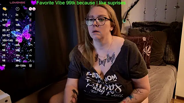 Big Beautiful MILF online show from April 2, 2026, 4:30 am