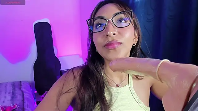 Leticia brownn1 online show from March 10, 2025, 4:35 pm