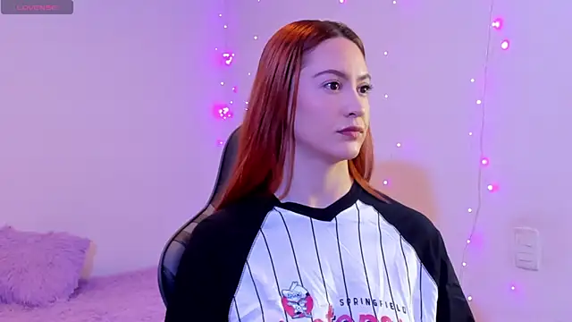 Snapshot of Amypond__ chatting on November 7, 2025, 11:48 am Amypond online show from November 7, 2025, 11:48 am