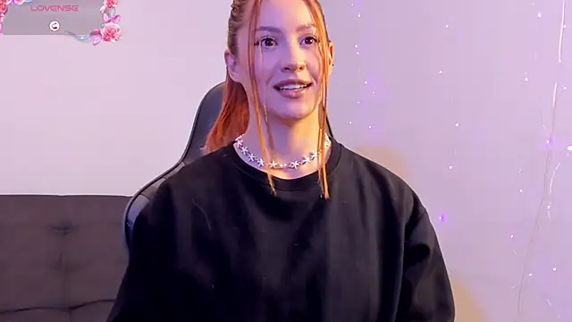 Snapshot of Amypond__ chatting on October 6, 2025, 12:39 pm Amypond online show from October 6, 2025, 12:39 pm