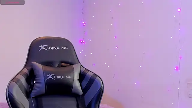 Snapshot of Amypond__ chatting on October 29, 2025, 9:41 am Amypond online show from October 29, 2025, 9:41 am