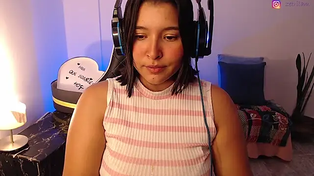 Snapshot of Zetrionn chatting on February 8, 2025, 2:36 am Zetrionn online show from February 8, 2025, 2:36 am