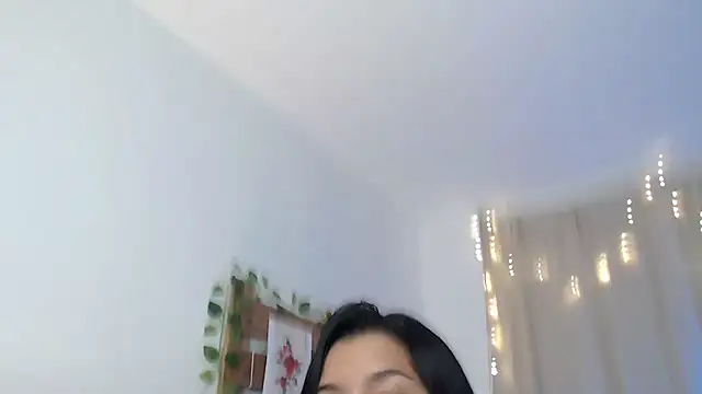 Snapshot of Zetrionn chatting on March 4, 2025, 2:06 am Zetrionn online show from March 4, 2025, 2:06 am