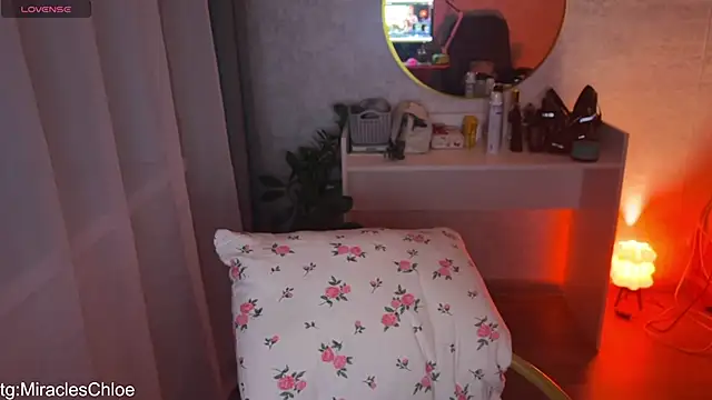 Snapshot of ChloeMillerMeow chatting on April 15, 2026, 7:18 pm ChloeMillerMeow online show from April 15, 2026, 7:18 pm