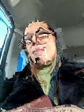 Snapshot of RinaCat chatting on October 12, 2025, 5:31 am RinaCat online show from October 12, 2025, 5:31 am