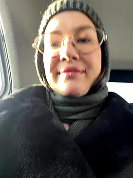 Snapshot of RinaCat chatting on November 29, 2025, 6:02 am RinaCat online show from November 29, 2025, 6:02 am