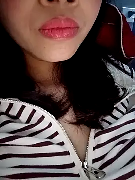 Snapshot of Hana_love20 chatting on March 12, 2025, 9:35 pm Hana love20 online show from March 12, 2025, 9:35 pm