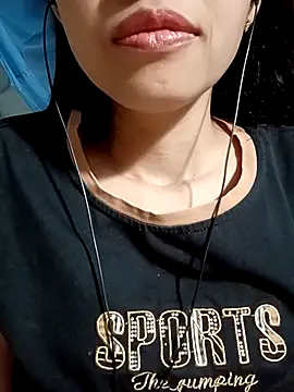 Snapshot of Hana_love20 chatting on September 14, 2025, 2:28 pm Hana love20 online show from September 14, 2025, 2:28 pm