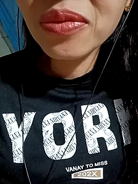 Snapshot of Hana_love20 chatting on September 19, 2025, 4:49 am Hana love20 online show from September 19, 2025, 4:49 am