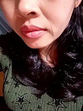 Snapshot of Hana_love20 chatting on November 5, 2025, 5:43 am Hana love20 online show from November 5, 2025, 5:43 am