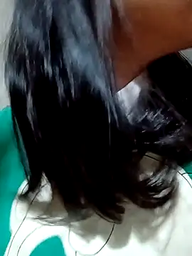 Snapshot of Hana_love20 chatting on March 17, 2025, 1:35 am Hana love20 online show from March 17, 2025, 1:35 am