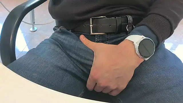 Snapshot of alessandroman2114 chatting on February 27, 2026, 11:32 am alessandroman2114 online show from February 27, 2026, 11:32 am