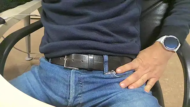 Snapshot of alessandroman2114 chatting on November 20, 2025, 4:40 pm alessandroman2114 online show from November 20, 2025, 4:40 pm