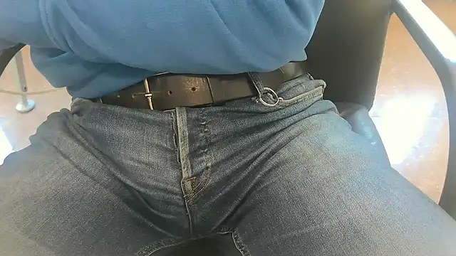 alessandroman2114 online show from March 25, 2026, 11:20 am