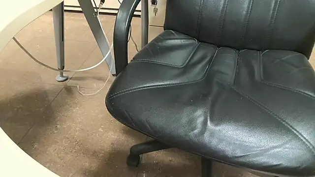 Snapshot of alessandroman2114 chatting on November 14, 2025, 5:38 pm alessandroman2114 online show from November 14, 2025, 5:38 pm