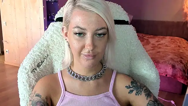 tykioty Miley online show from September 19, 2025, 11:36 am