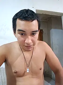 Snapshot of X_xtomas_x chatting on January 15, 2026, 5:55 am X xtomas x online show from January 15, 2026, 5:55 am