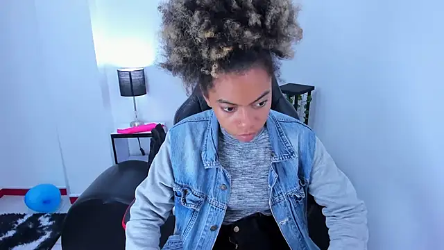 stacie  rouse online show from February 6, 2025, 5:57 am