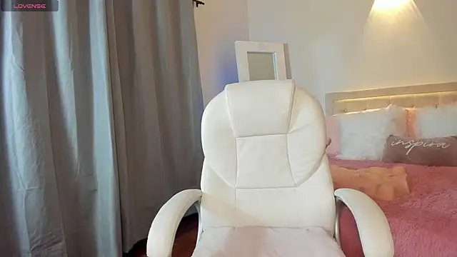 Snapshot of megan_connor_ chatting on March 15, 2026, 2:51 am megan connor online show from March 15, 2026, 2:51 am