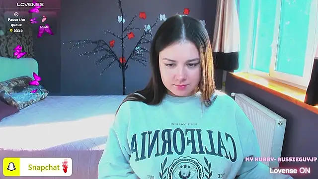 Snapshot of AnettaMilder chatting on March 23, 2026, 6:35 am AnettaMilder online show from March 23, 2026, 6:35 am