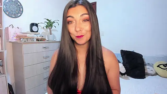 Karla hernandez  online show from July 10, 2026, 10:48 am