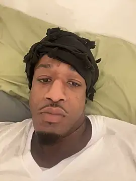 Snapshot of ThatDickSexy2 chatting on December 21, 2025, 6:26 am ThatDickSexy2 online show from December 21, 2025, 6:26 am